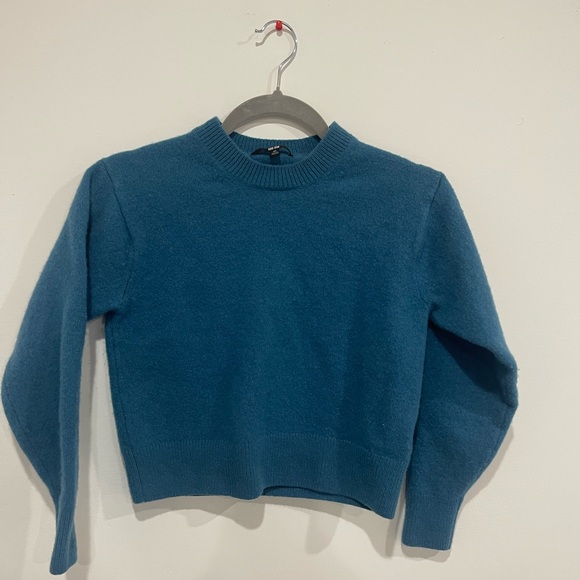 NWOT UNIQLO Women's Teal Crew Neck Sweater. Size XS. 100% WOOL - Picture 1 of 6
